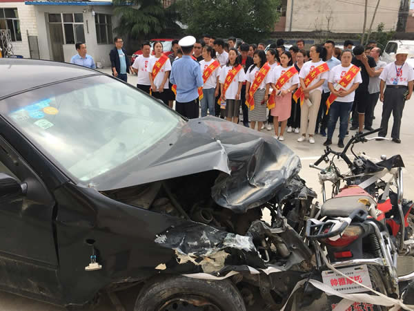 隴南駕校文明交通進駕?！拔鍌€一”活動