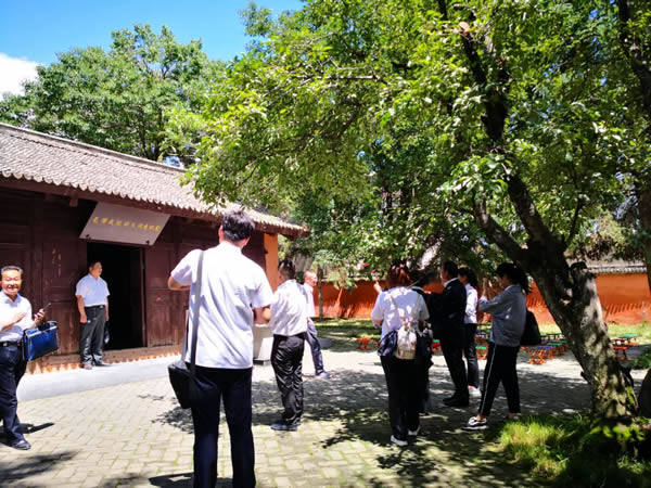 隴運集團公司黨委開展“不忘初心、牢記使命”紀念建黨98周年主題黨日活動