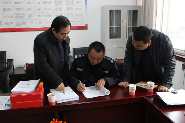 隴運(yùn)集團(tuán)公司黨委組織召開武都汽車站黨支部建設(shè)標(biāo)準(zhǔn)化達(dá)標(biāo)驗收會議