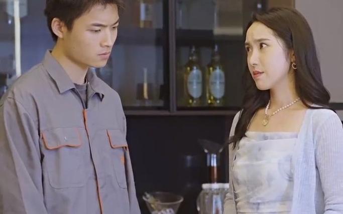 成為快遞員后，我有了七個老婆(全集)